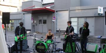 Enseignes, façades & artistes