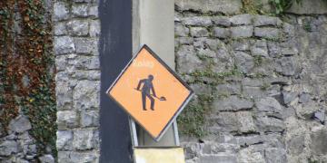 Enseignes, street art & drapeaux