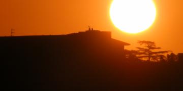 Série couchers et levers de soleil