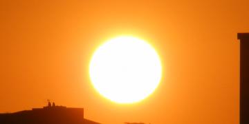 Série couchers et levers de soleil